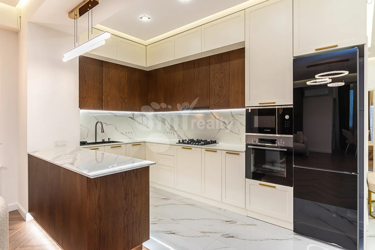 Купить 3 комнатную квартиру Гогол ул., Канакер-Зейтун Ереван, 159255