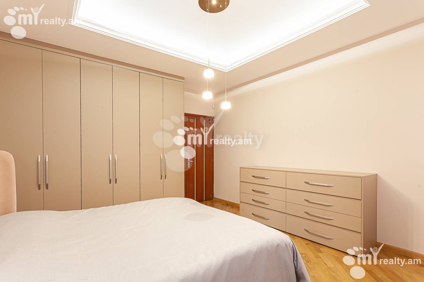 Купить 4 комнатную квартиру Пушкин ул, Центр Ереван, 145795