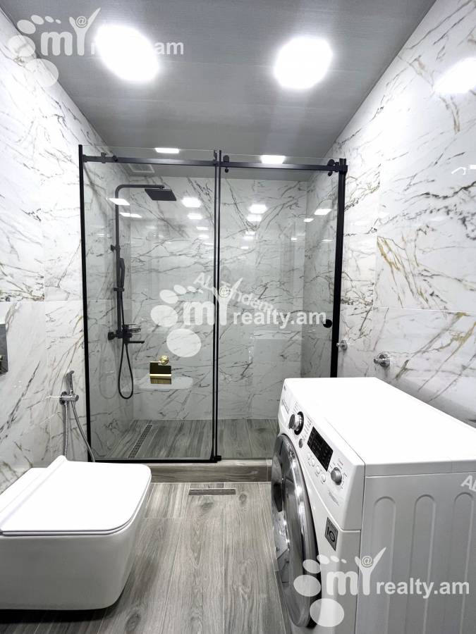 Снять 3 комнатную квартиру Сарян ул, Центр Ереван, 125495