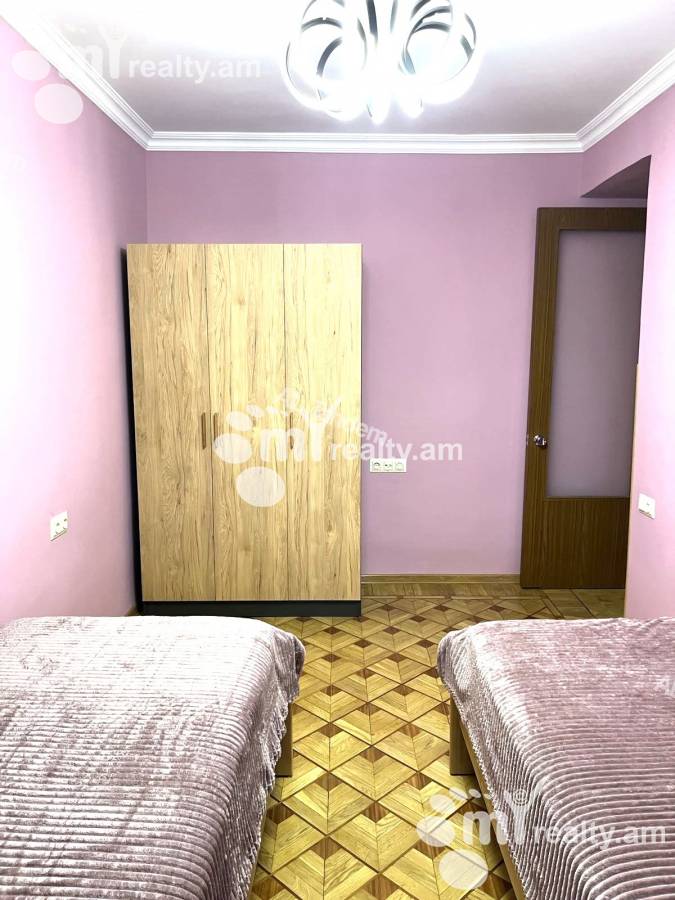 Снять 3 комнатную квартиру Сарян ул, Центр Ереван, 125495