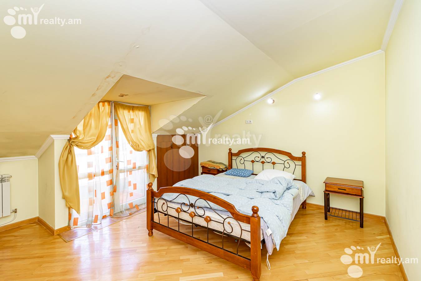 3 սենյականոց բնակարան  Ղազար Փարպեցու փող, Կենտրոն Երևան, 142292