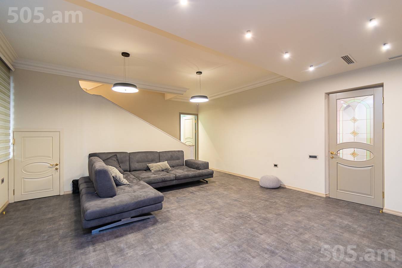 6 սենյականոց բնակարան  Ա.Մանուկյան փող, Կենտրոն Երևան, 153026