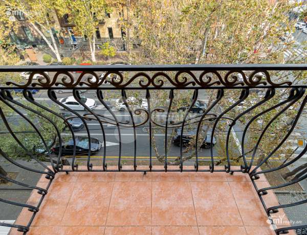 1-senyakanoc-bnakaran-vacharq-Yerevan-Center