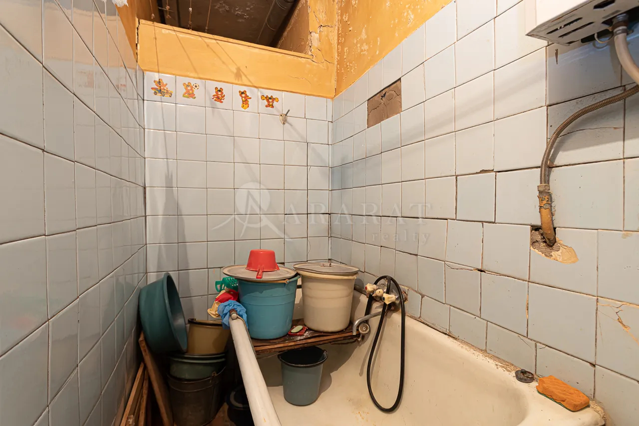 3 bedroom apartment for sale Khanjyan St, Center Yerevan, 157734