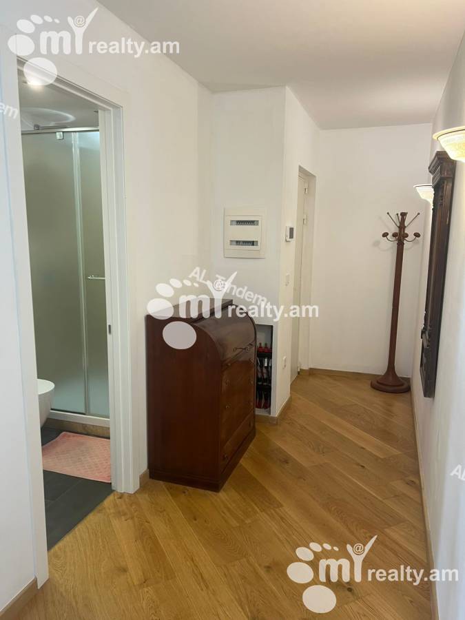 3 bedroom apartment for sale خیابان مامیکونیانتس, عربگیر ایروان, 158201