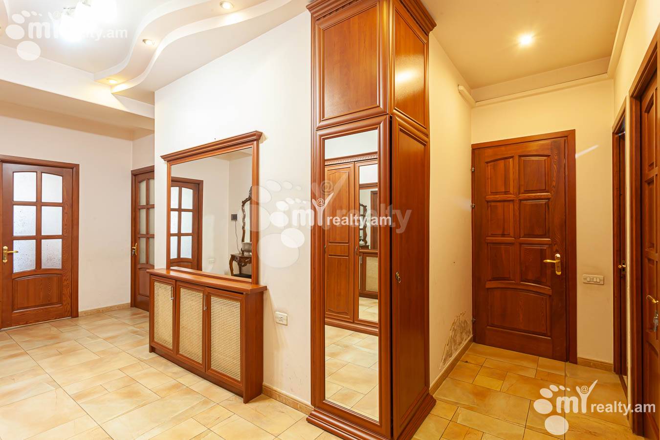 4 bedroom apartment for sale Hin yerevantsi St, Center Yerevan, 153221