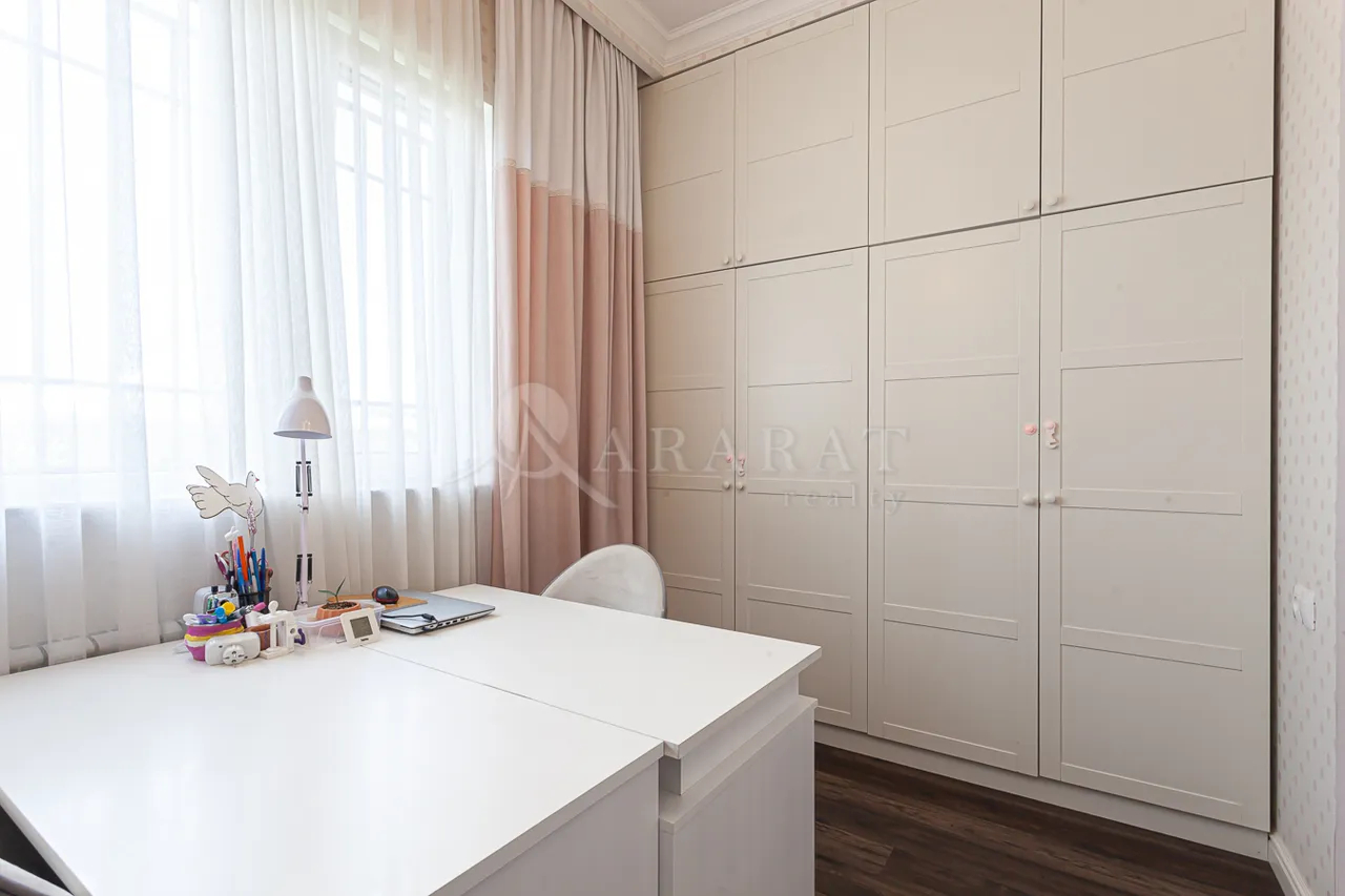 3 bedroom apartment for sale Mashtots Ave, Center Yerevan, 157545