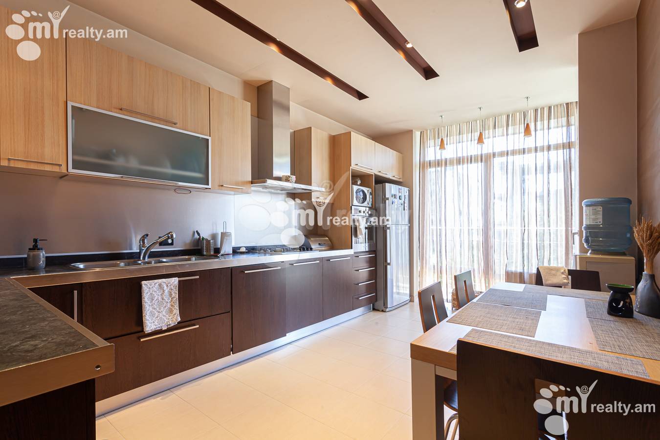 4 սենյականոց բնակարան  Դ. Դեմիրճյան փող, Կենտրոն Երևան, 155795