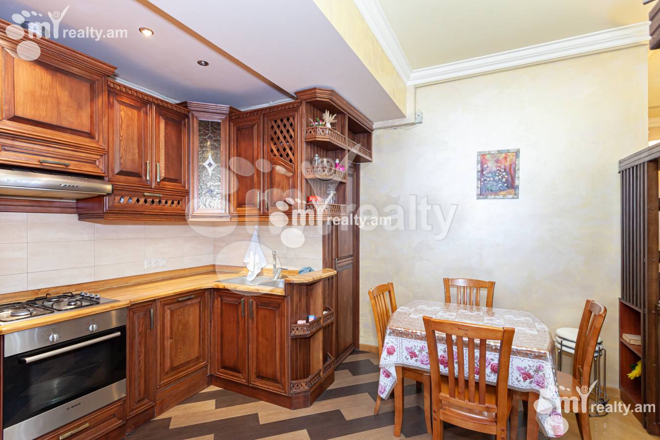 Снять 3 комнатную квартиру Мгер Мкртчян ул, Центр Ереван, 135041