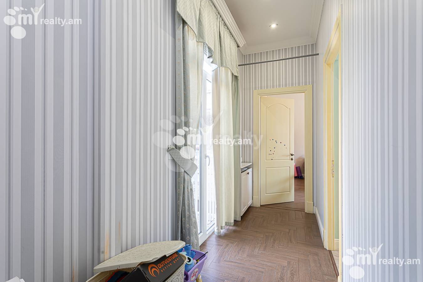 Снять 4 комнатную квартиру Пушкин ул, Центр Ереван, 156871