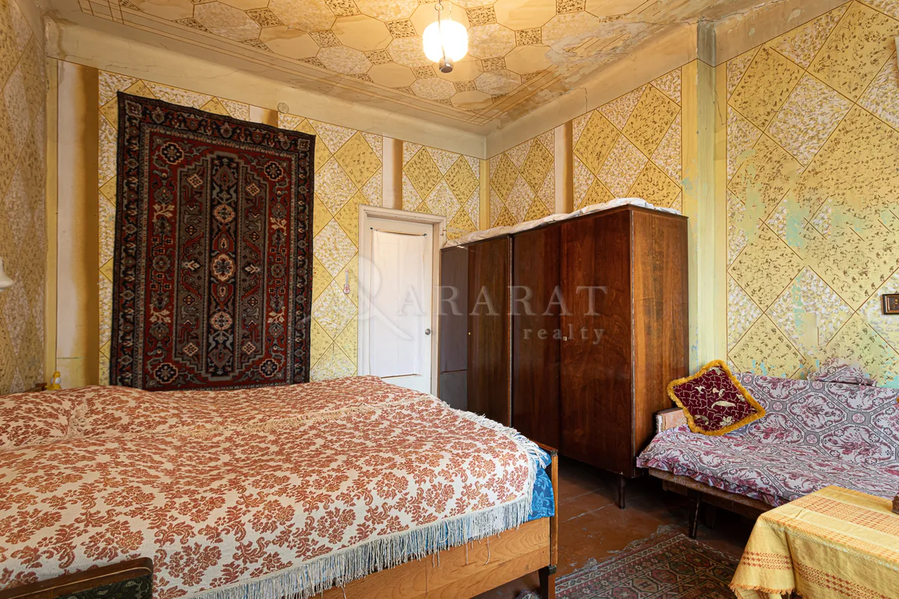 3 bedroom apartment for sale Khanjyan St, Center Yerevan, 157734