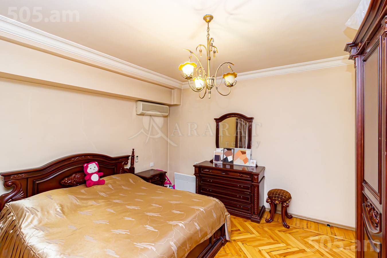 4 bedroom apartment for sale E. Qochar St, Center Yerevan, 153405