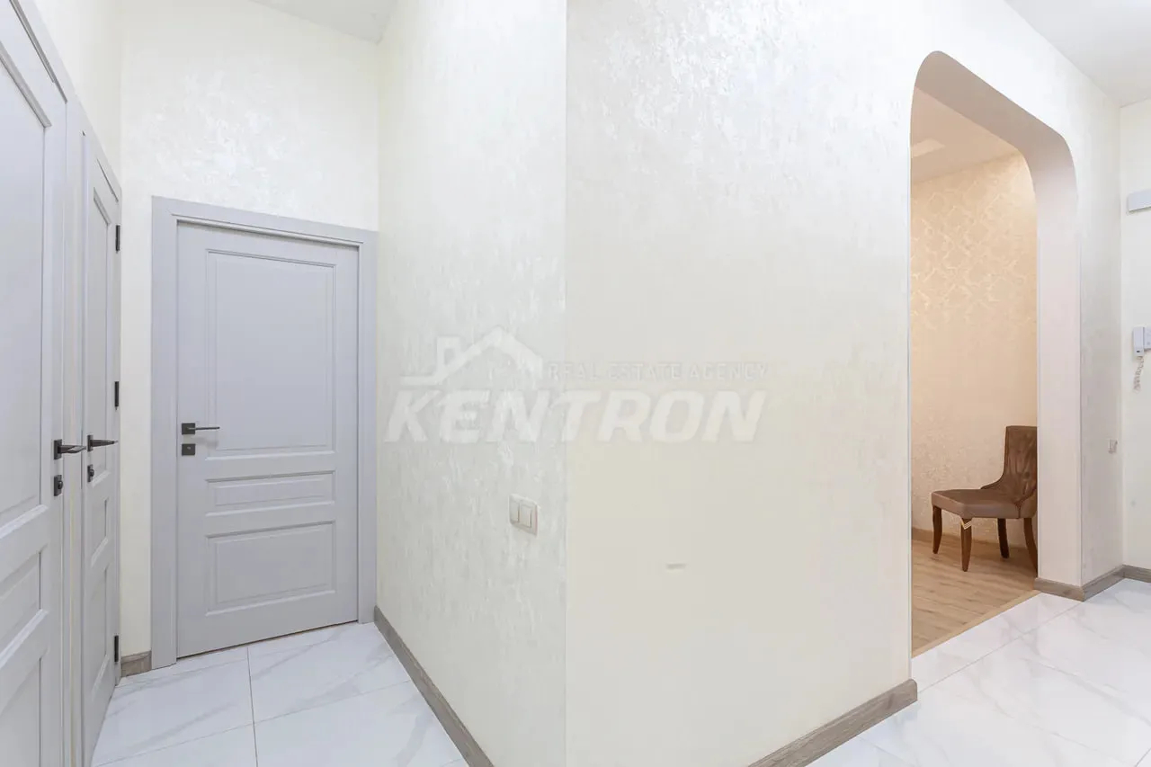 3 bedroom apartment for rent Paronyan St, Center Yerevan, 157954