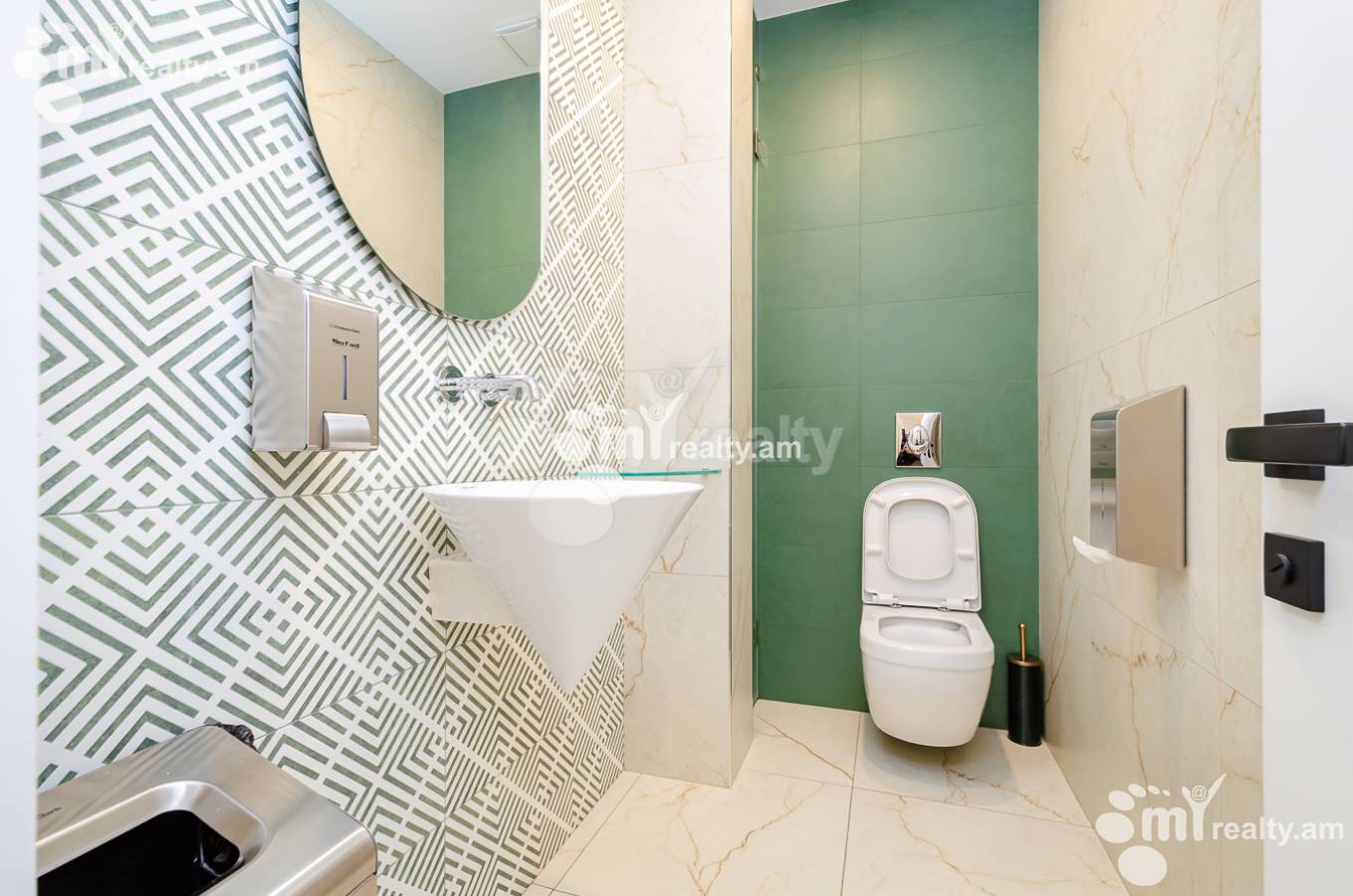 Снять коммерческoе помещение Амирян ул, Центр Ереван, 148575