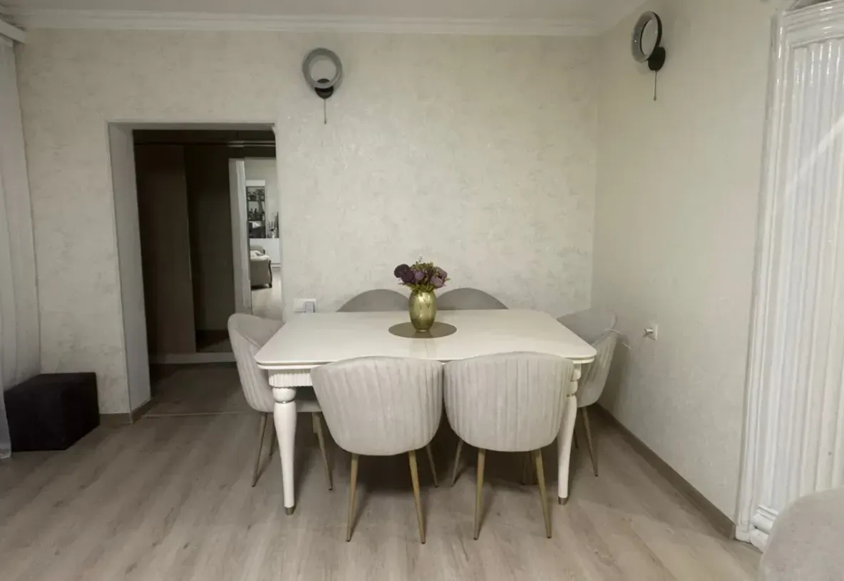 5 bedroom apartment for sale خیابان وراساکان, عربگیر ایروان, 161980