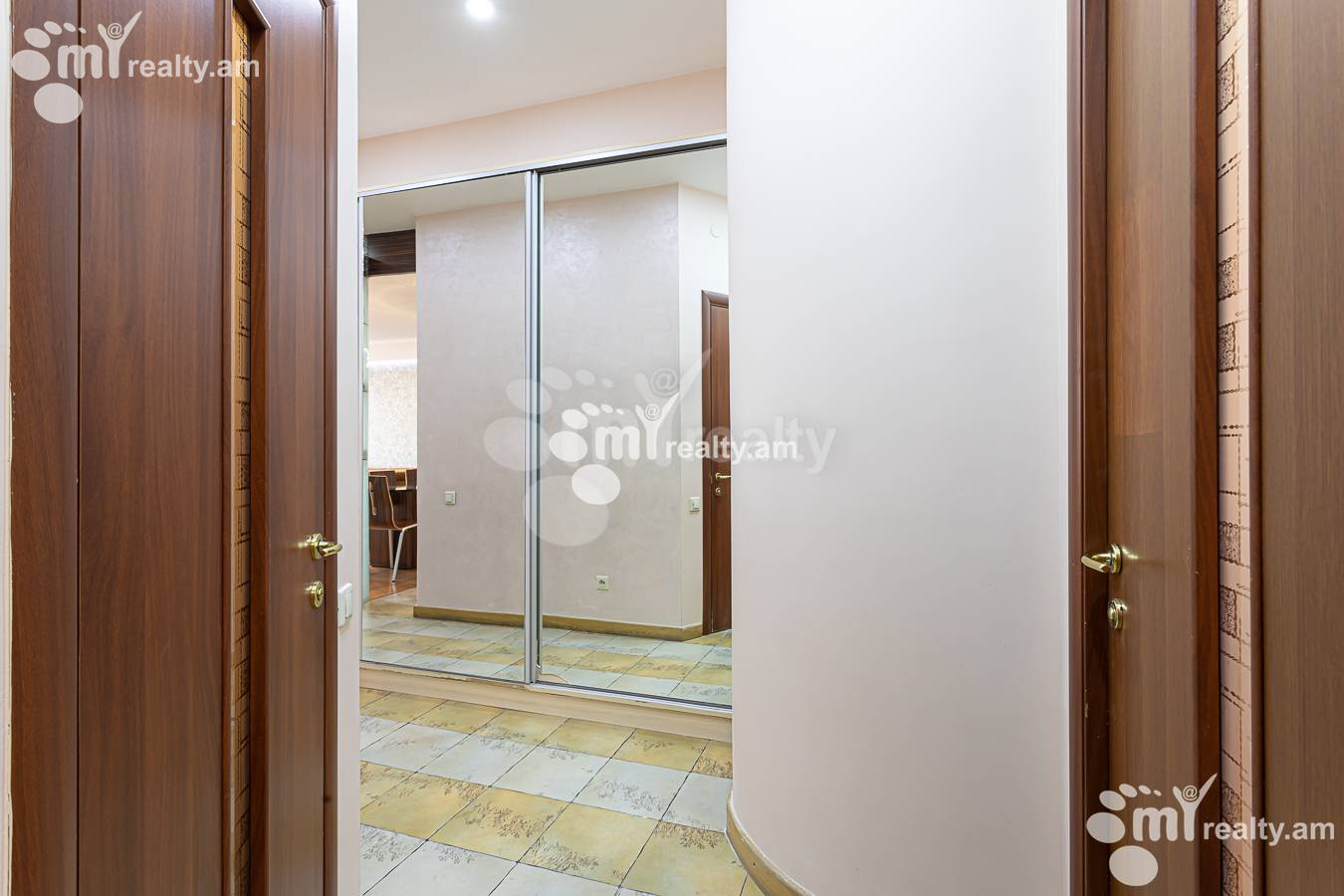 3 bedroom apartment for rent خیابان د. دِمیرچیان, مرکز شهر ایروان, 156842