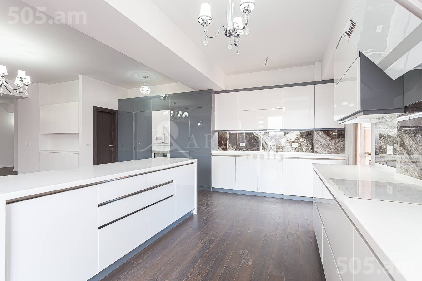 Снять 5 комнатную квартиру Лео ул, Центр Ереван, 153028