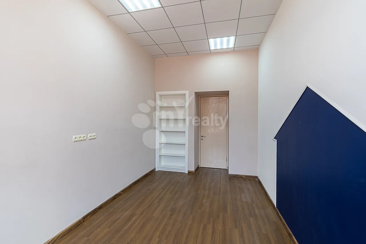 Купить 3 комнатную квартиру Паронян ул, Центр Ереван, 159744