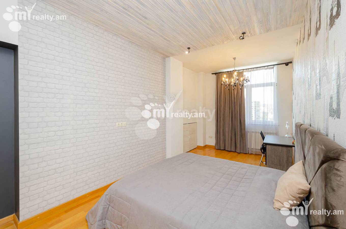 4 bedroom apartment for rent Rostom St, Center Yerevan, 144583
