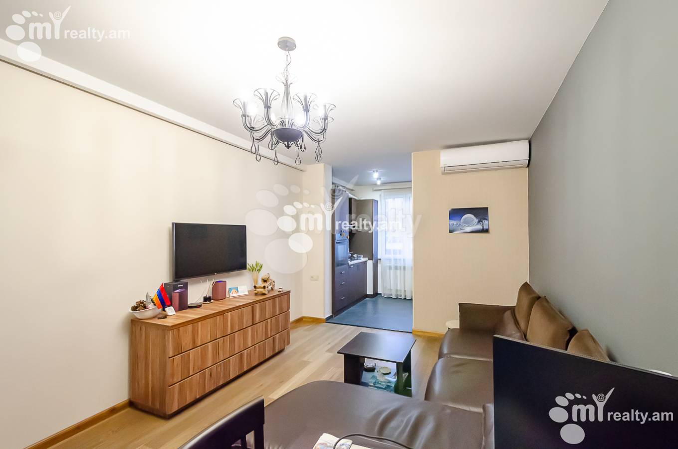 3 սենյականոց բնակարան  Սարյան փող, Կենտրոն Երևան, 154929
