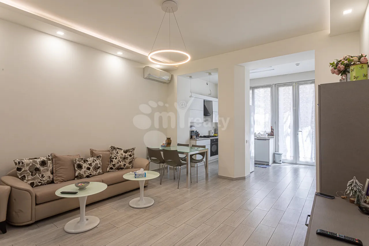 3 bedroom apartment for sale Teryan St, Center Yerevan, 160084