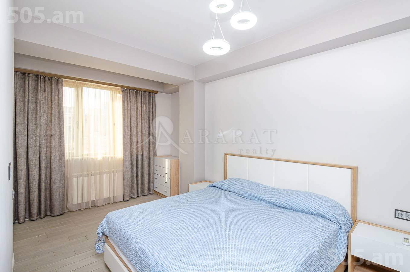 4 bedroom apartment for sale Antarayin St, Center Yerevan, 152086