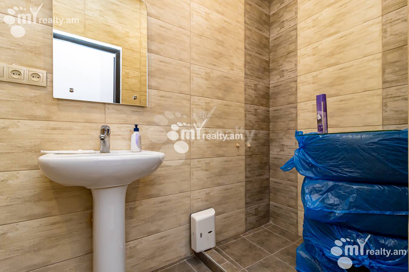 Снять коммерческoе помещение Рига ул, Арабкир Ереван, 149021