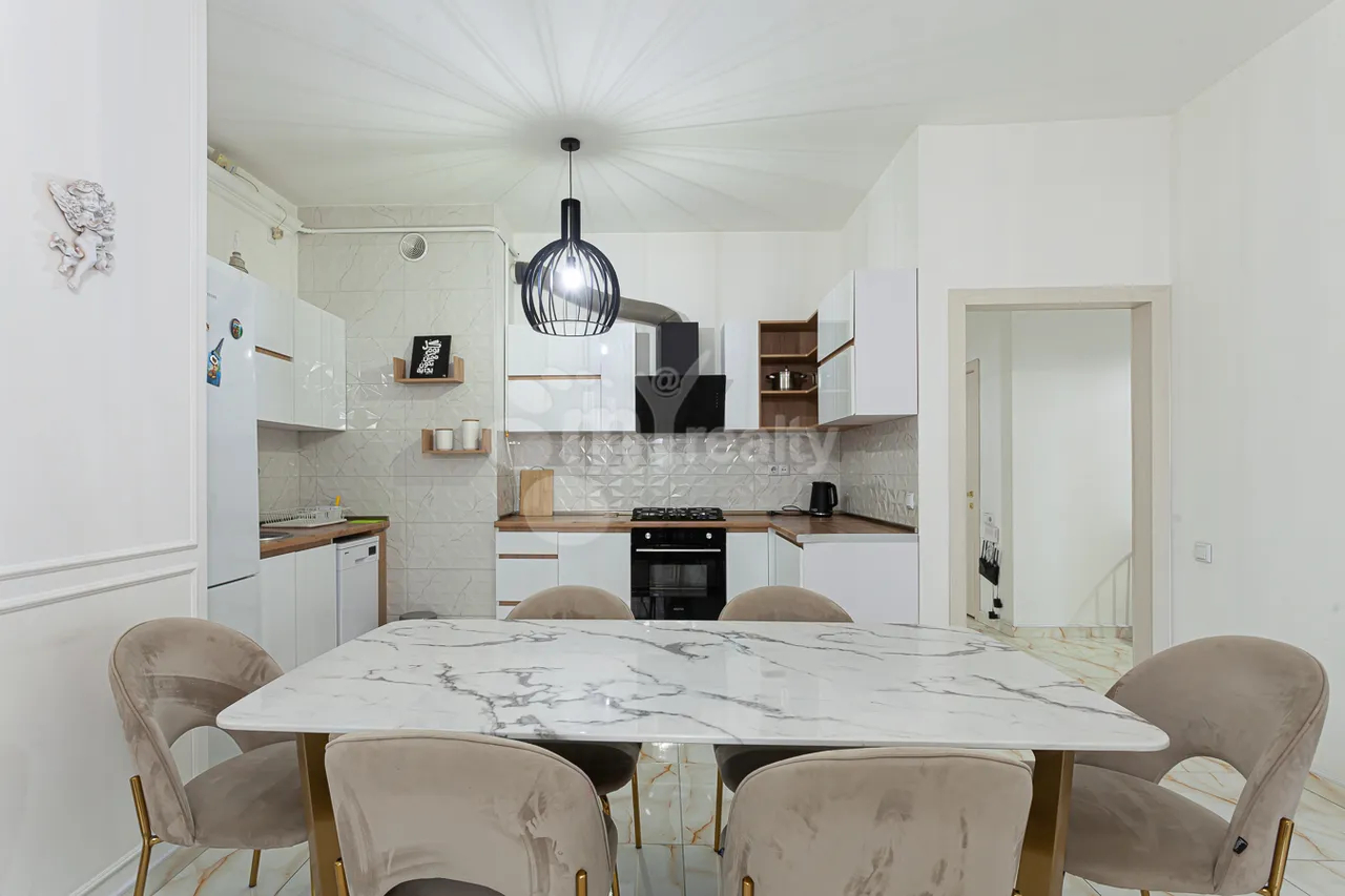 3 bedroom apartment for sale Argishti St, Center Yerevan, 157269