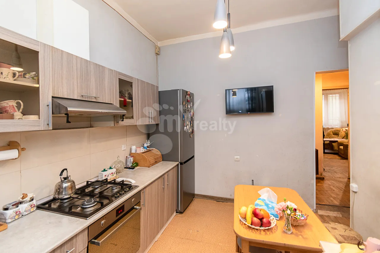 2 bedroom apartment for sale خیابان موسکوویان, مرکز شهر ایروان, 160190