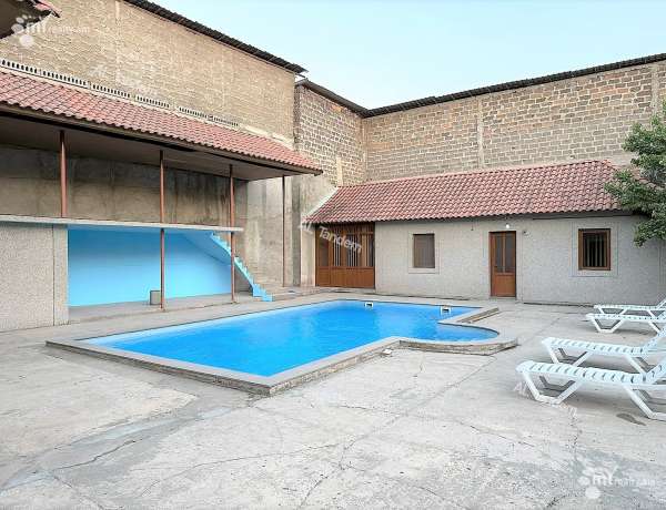 arandznatun-vacharq-Yerevan-Center