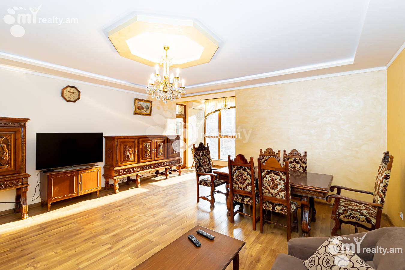 Купить 4 комнатную квартиру Арам ул, Центр Ереван, 154644