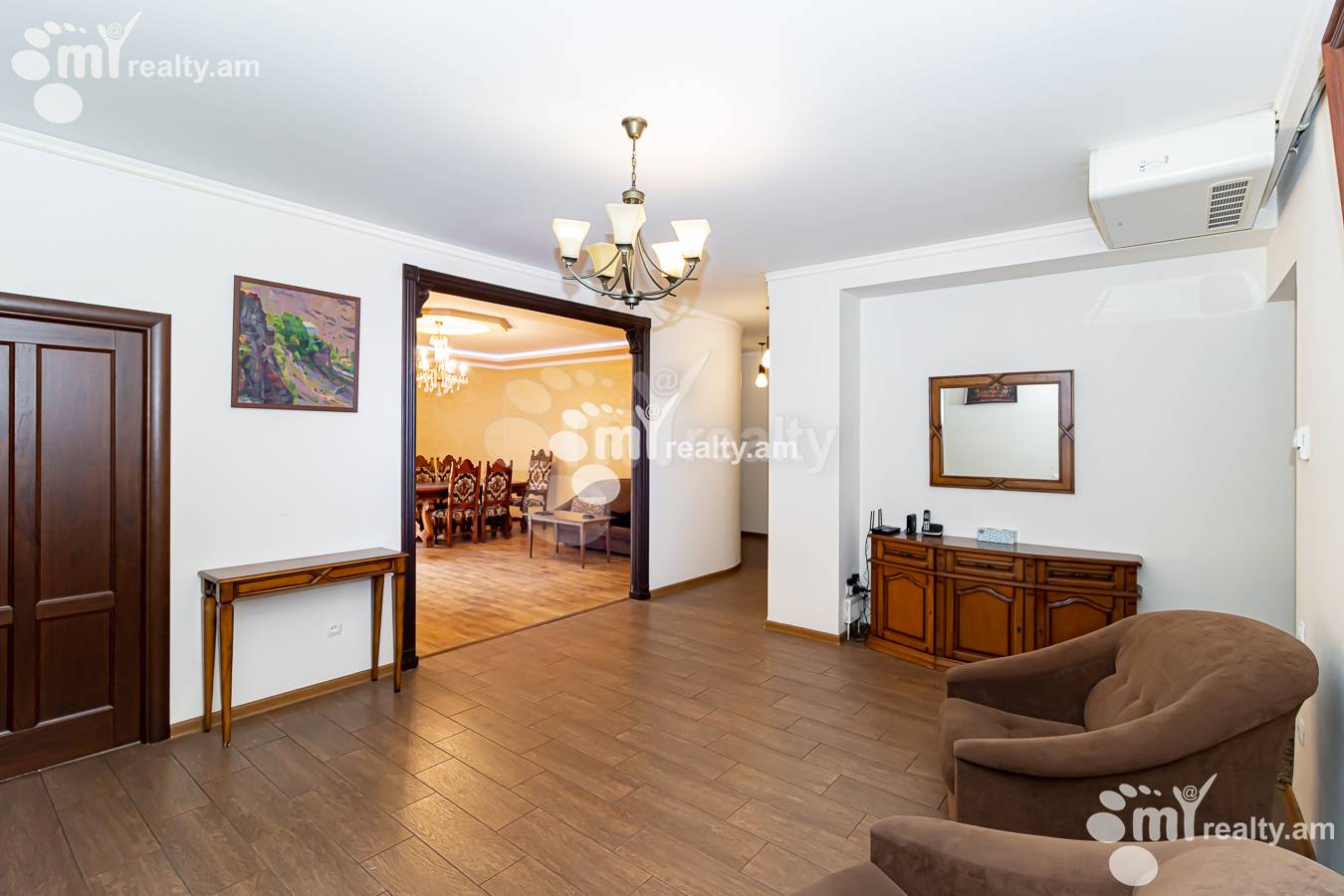 Купить 4 комнатную квартиру Арам ул, Центр Ереван, 154644