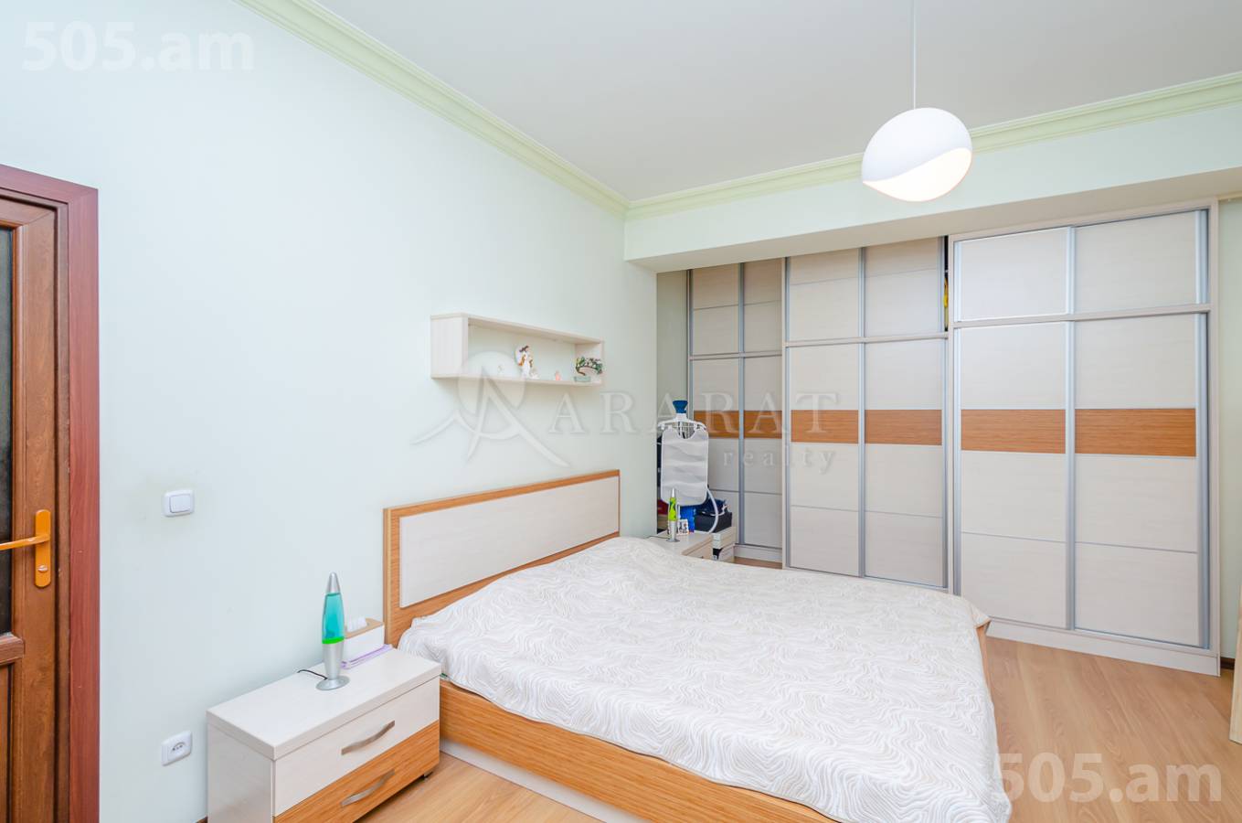 4 սենյականոց բնակարան  Կոմիտասի պող, Արաբկիր Երևան, 153116