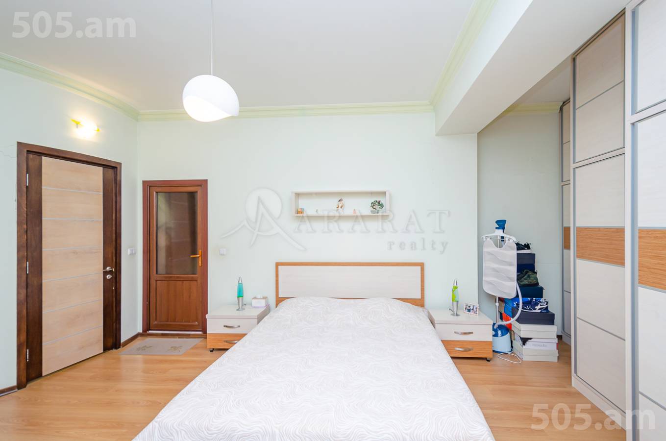 4 սենյականոց բնակարան  Կոմիտասի պող, Արաբկիր Երևան, 153116