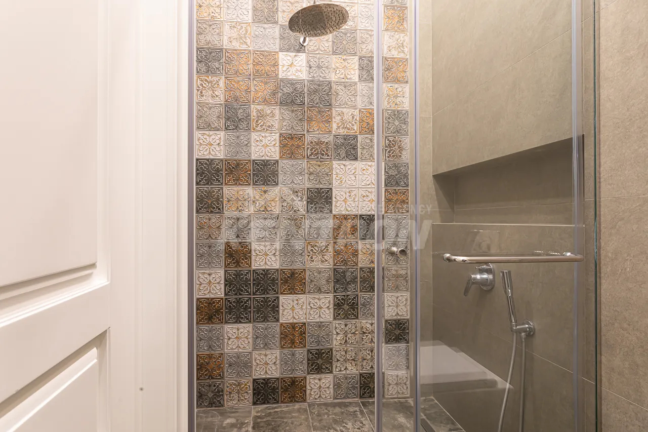 Снять 4 комнатную квартиру Арам ул, Центр Ереван, 159395