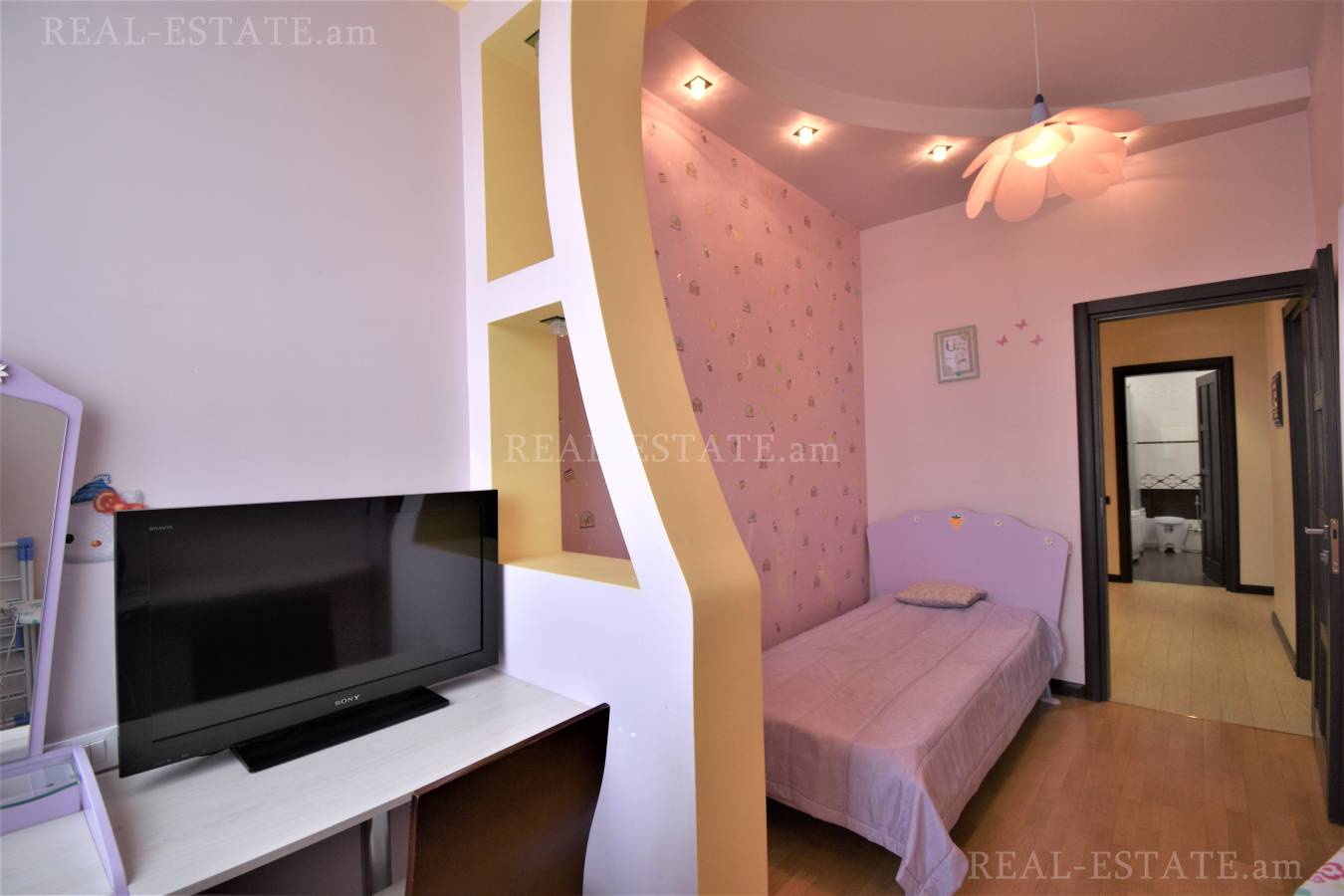 4 bedroom apartment for sale خیابان کِری, عربگیر ایروان, 118217