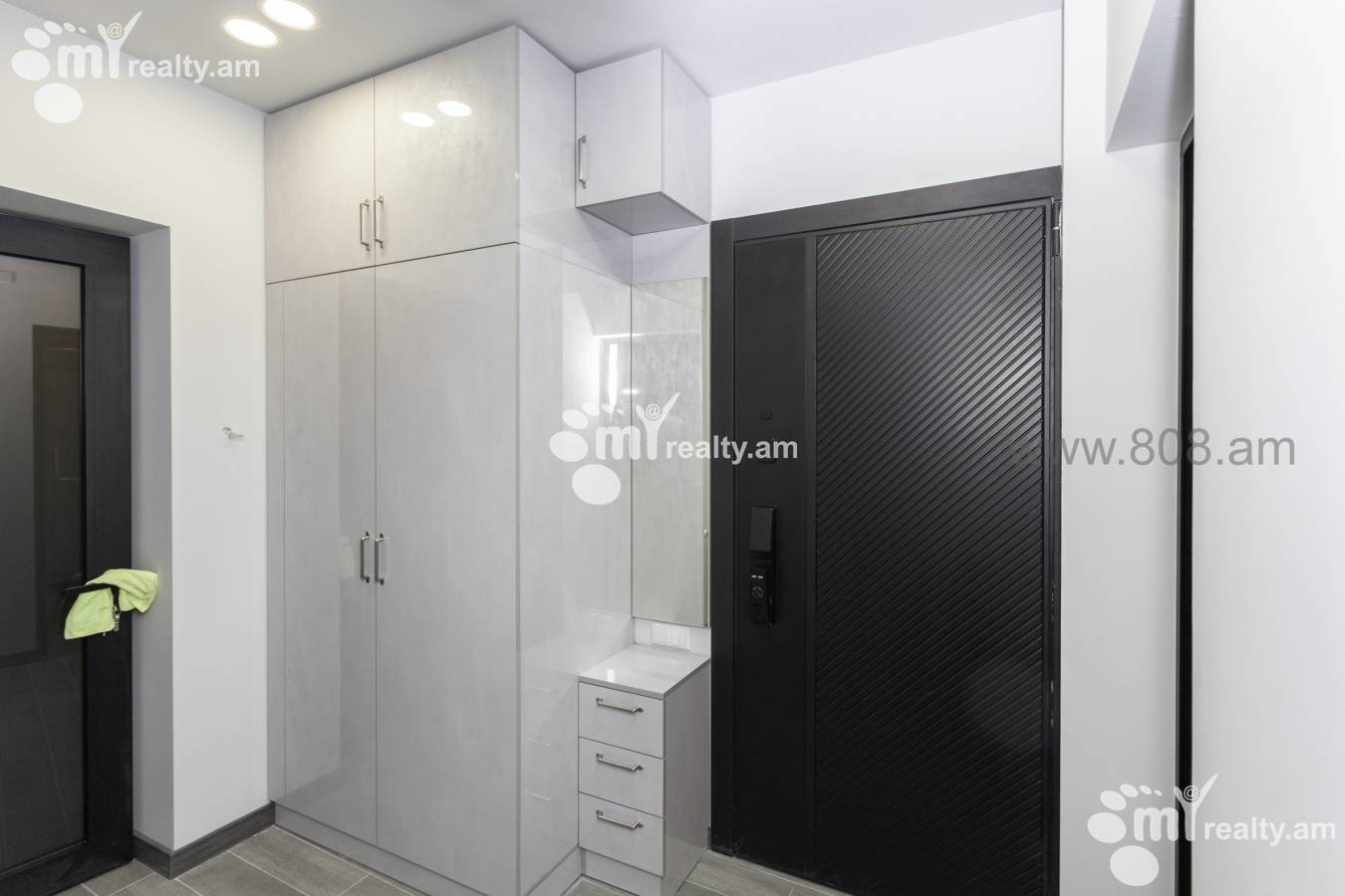 2 սենյականոց բնակարան  Մաշտոցի պող, Կենտրոն Երևան, 126469