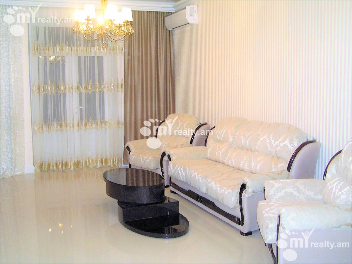 3 bedroom apartment for rent Abovyan St, Center Yerevan, 125985