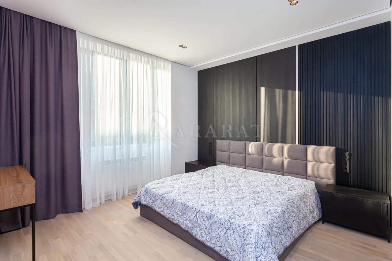 4 bedroom apartment for sale Aram St, Center Yerevan, 158707