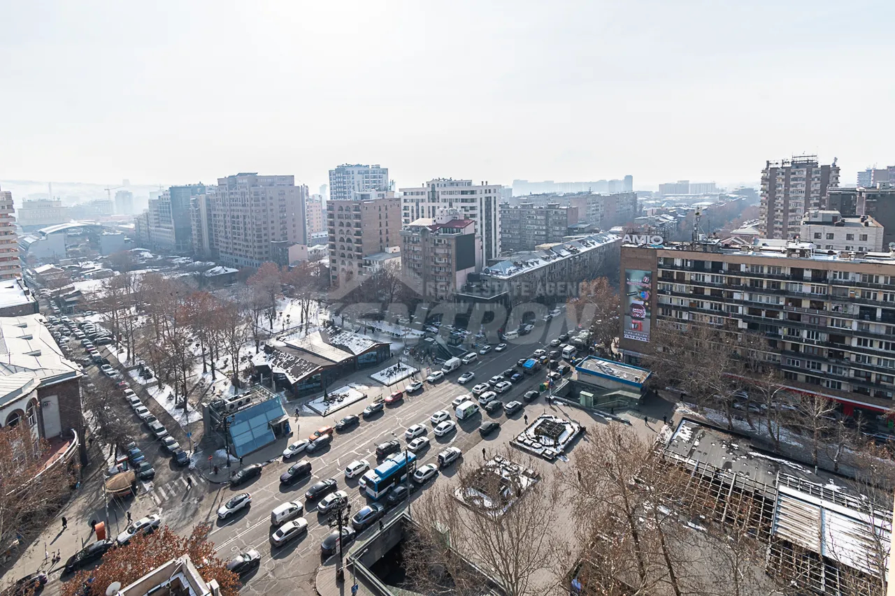 Снять 4 комнатную квартиру Арам ул, Центр Ереван, 159127