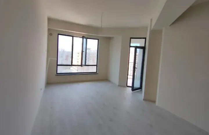 3 սենյականոց բնակարան  Գրիբոեդովի փող, Արաբկիր Երևան, 159966