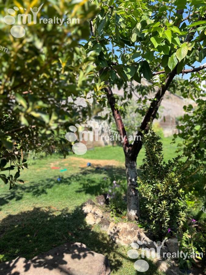 Купить дом Агюсагорцнер  ул, Центр Ереван, 153402