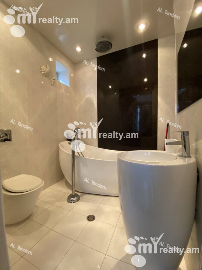 4 bedroom apartment for sale Nalbandyan St, Center Yerevan, 124001