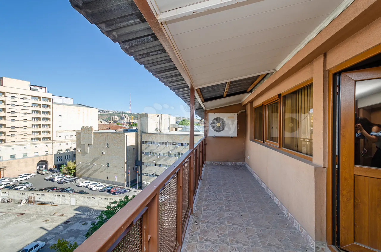 4 bedroom apartment for rent Zakyan St, Center Yerevan, 159579