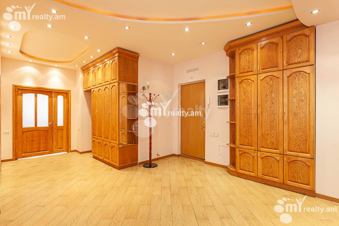 3 սենյականոց բնակարան վարձով Հյուսիսային պող, Կենտրոն Երևան, 153003