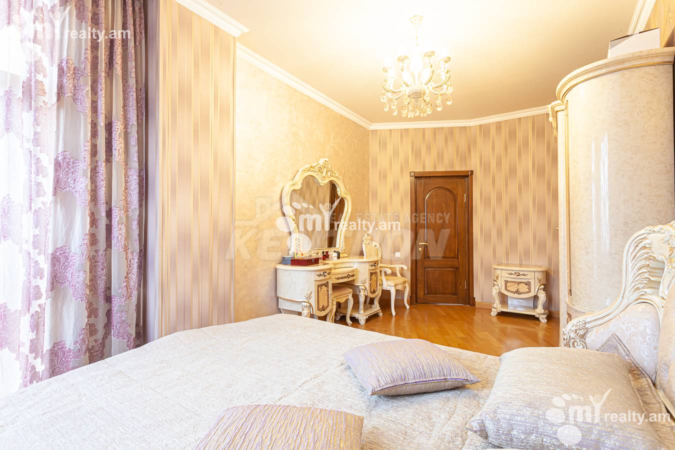 Купить 3 комнатную квартиру Саят-Нова пр, Центр Ереван, 155778