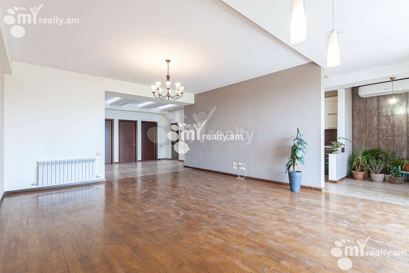 Купить 3 комнатную квартиру Антараин ул, Центр Ереван, 146541