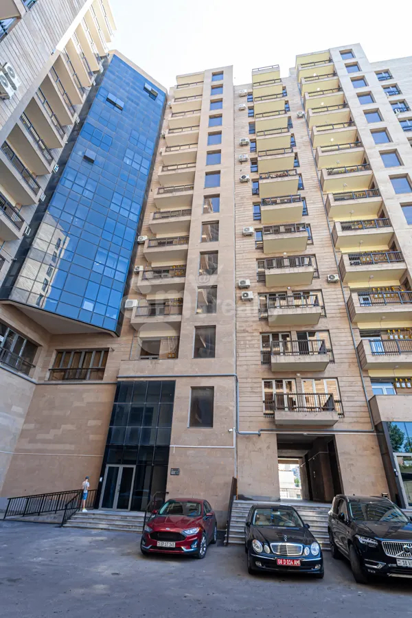 Снять 3 комнатную квартиру Паронян ул, Центр Ереван, 157980