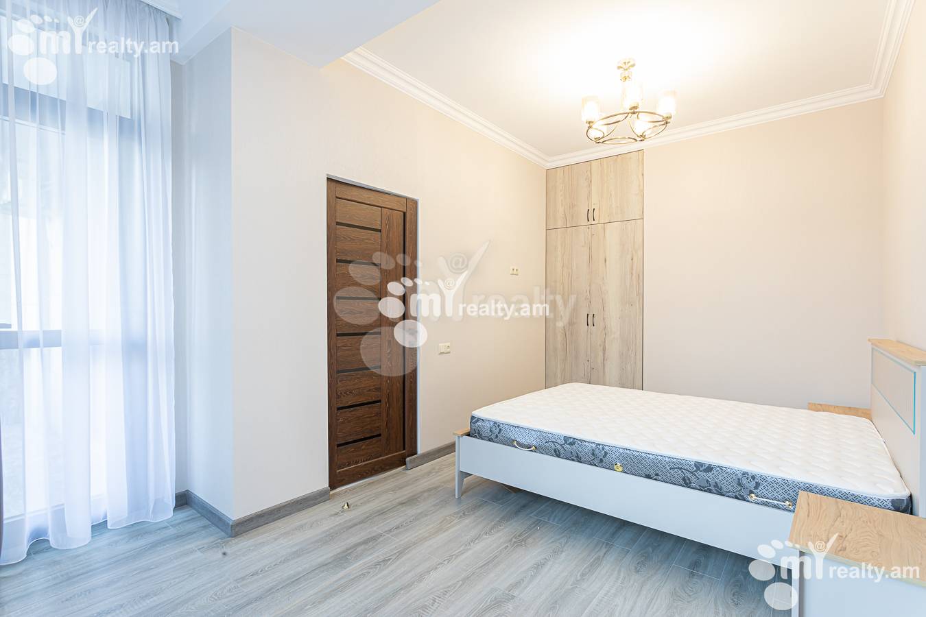 2 սենյականոց բնակարան  Արշակունյաց պող, Կենտրոն Երևան, 156813