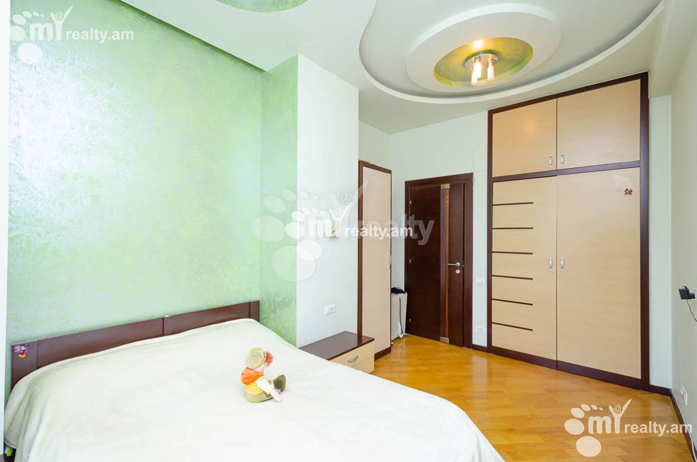 4 bedroom apartment for sale Yekmalyan St, Center Yerevan, 139982